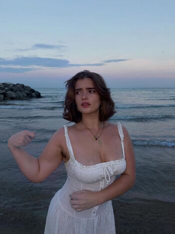 Full leaked Lily eagla private photo
