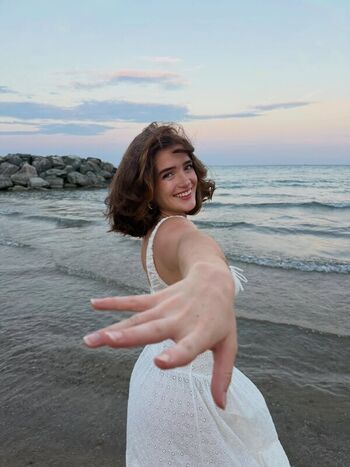 Full leaked Lily eagla private photo