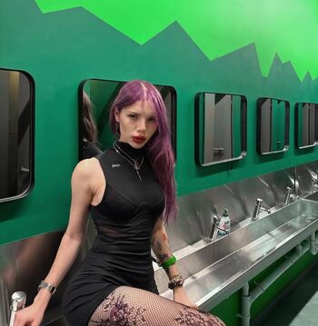 Full leaked Lily hawker private photo