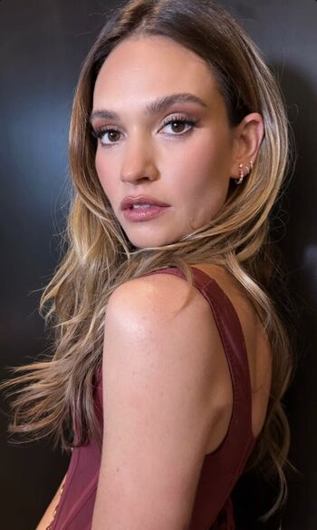 Full leaked Lily james private photo
