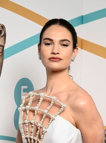 Full leaked Lily james private photo