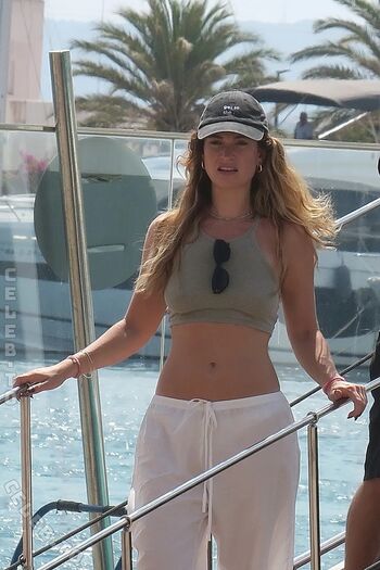 Full leaked Lily james private photo