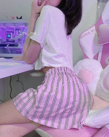 Full leaked Lily jpg private onlyfans photo