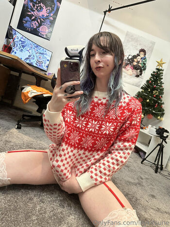 LILY KITSUNE