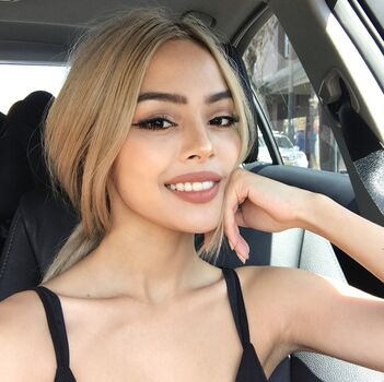 Lily Maymac