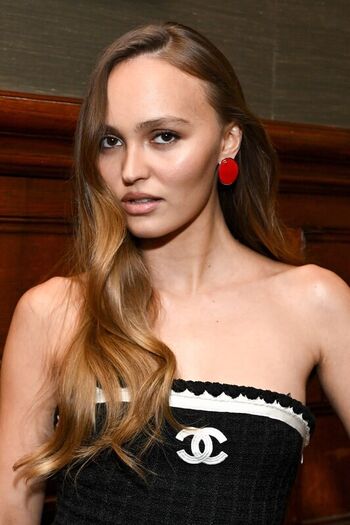 Full leaked Lily rose depp private photo