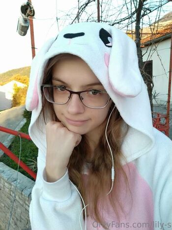 Full leaked Lily s private photo