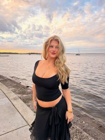 Full leaked Lily wright private photo