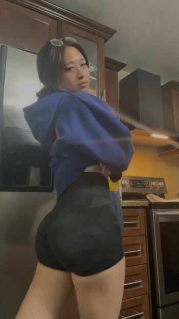 Full leaked Lilyavrilj private onlyfans photo