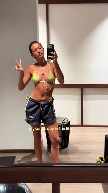 Full leaked Lilychee page private photo