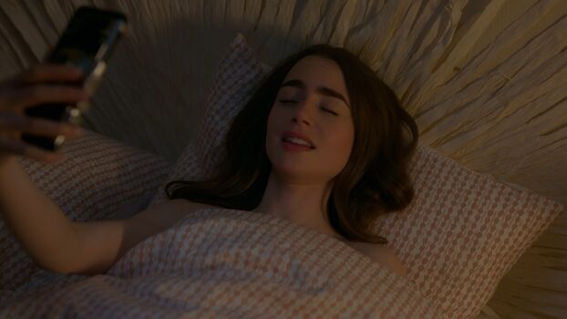 Full leaked Lilycollins private photo