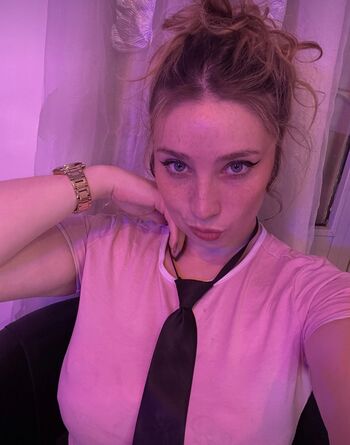 Full leaked Lilypailler private photo