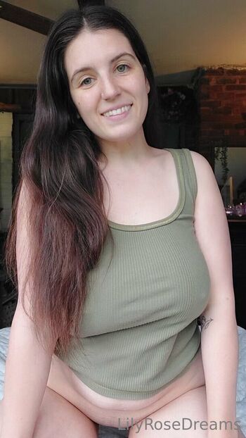 Full leaked Lilyrose private photo