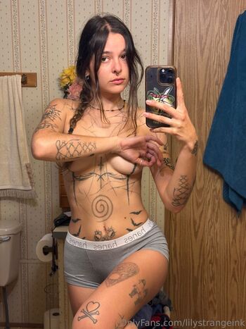 Full leaked Lilystrangeink private photo
