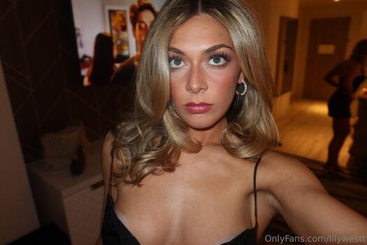 Full leaked Lilywestt private onlyfans photo