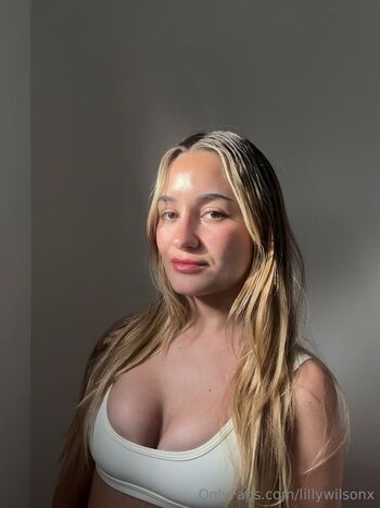 Full leaked Lilywilsonx private photo