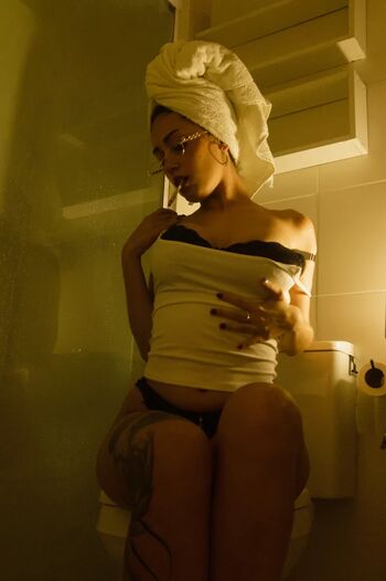 Full leaked Linapvuwu private onlyfans photo