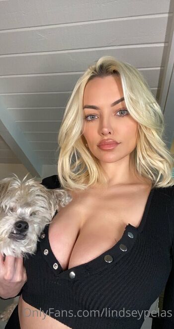 Lindsey Pelas