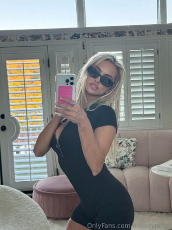 Full leaked Lindsey pelas  page private onlyfans photo