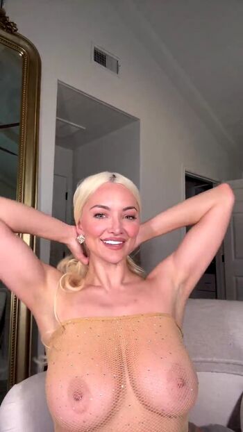Full leaked Lindsey pelas private photo