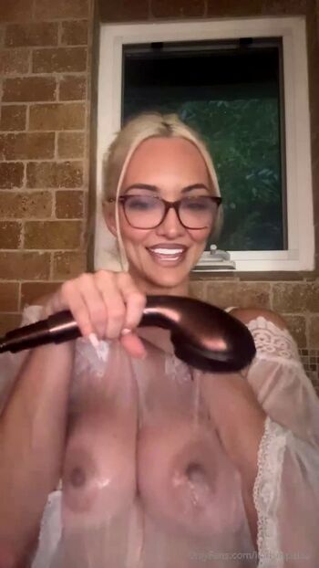 Full leaked Lindsey pelas page private photo