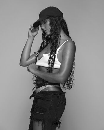 Full leaked Lindsey shields private onlyfans photo