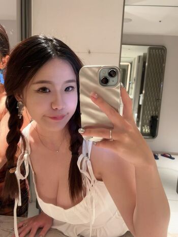 Full leaked Ling  ee page private onlyfans photo