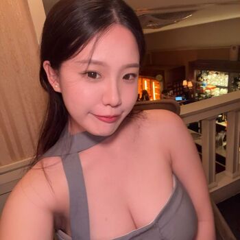 Full leaked Ling  ee page private onlyfans photo