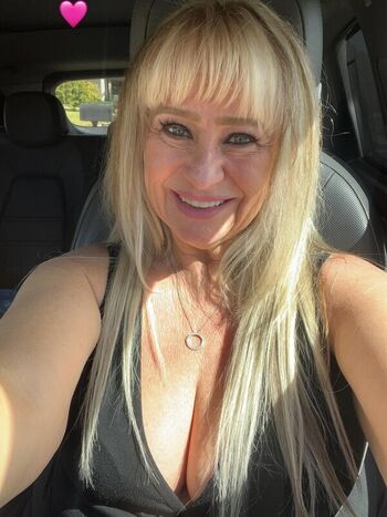 Full leaked Lipstickandwine private photo