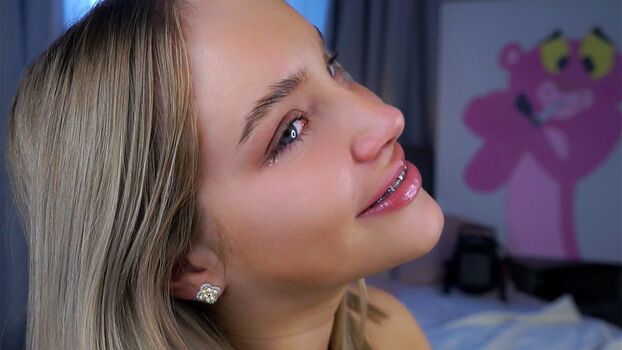 Full leaked Lipswithsmileonthem private onlyfans photo