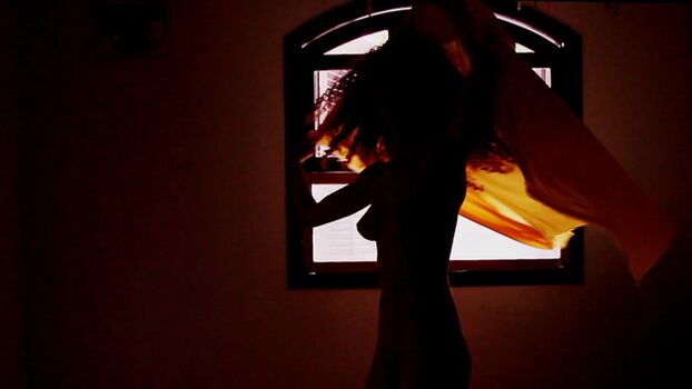 Full leaked Liriovalenteart private onlyfans photo