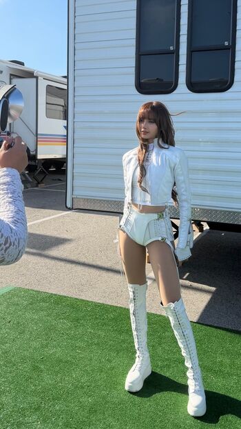 Full leaked Lisa blackpink page private photo