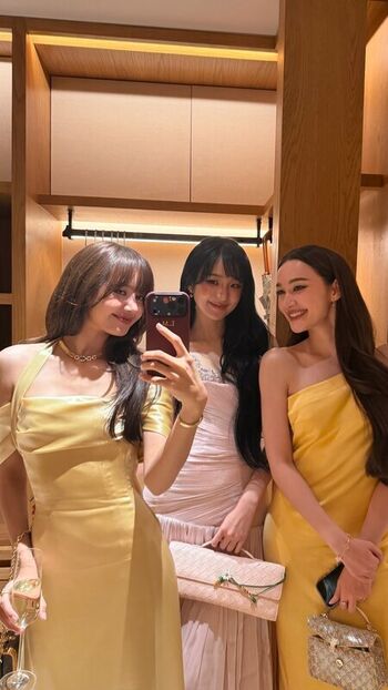 Full leaked Lisa blackpink private photo