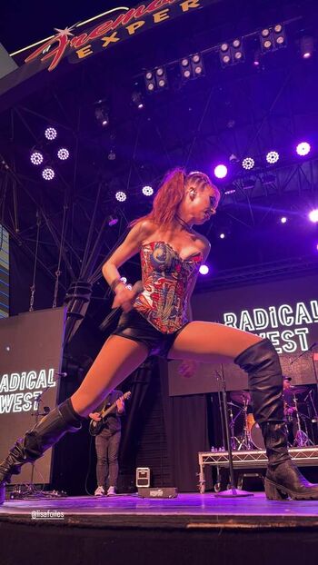 Full leaked Lisa foiles page private onlyfans photo