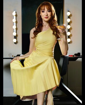 Full leaked Lisa foiles page private onlyfans photo