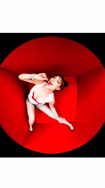 Lisa Foiles