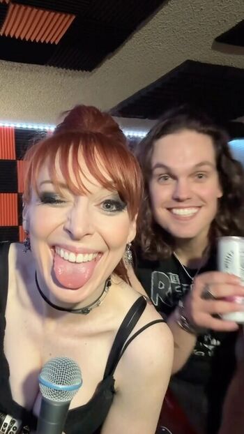 Full leaked Lisa foiles page private photo