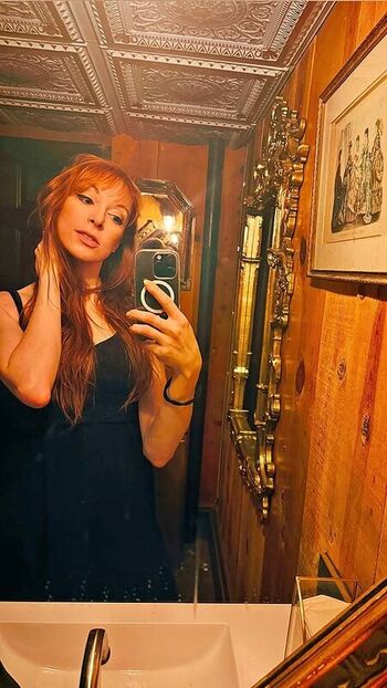 Full leaked Lisa foiles private photo