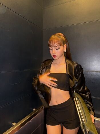 Full leaked Lisa manoban private photo