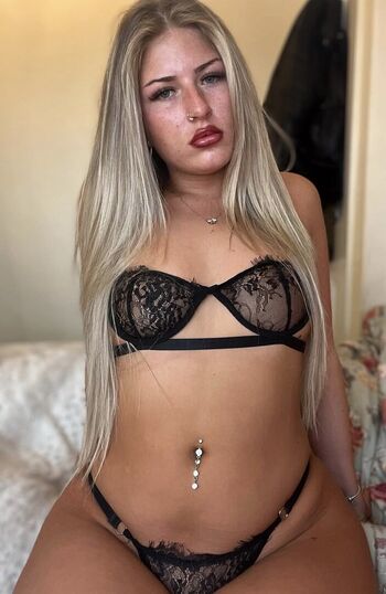 Full leaked Lisamayx private onlyfans photo