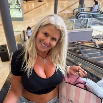 Full leaked Lisamgreer private photo