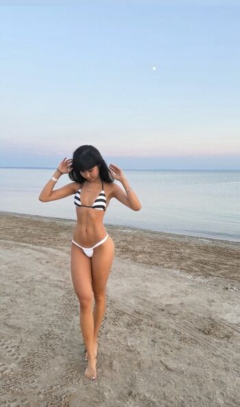 Lisha Li