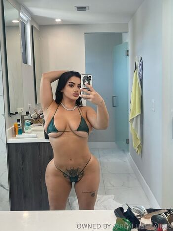 Full leaked Lissaaires private photo