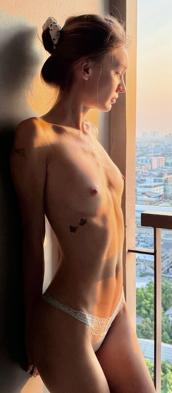 Full leaked Litlonn page private onlyfans photo