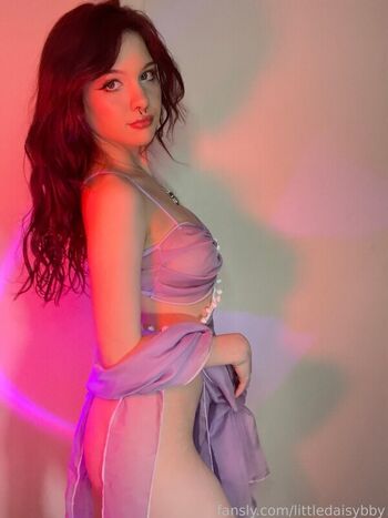Full leaked Littledaisybby private photo
