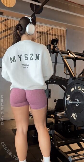 Full leaked Livefitelle page private photo