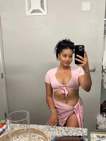 Full leaked Livewellwithkendal private photo