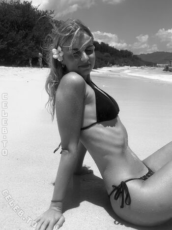 Full leaked Livingwithleenaa private photo