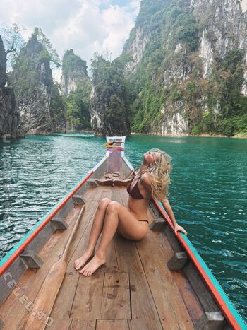 Full leaked Livingwithleenaa private photo