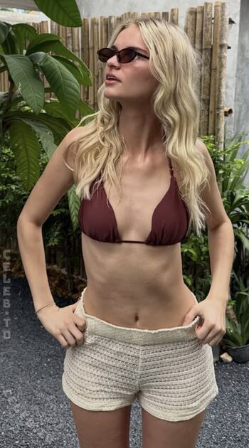 Full leaked Livingwithleenaa private photo